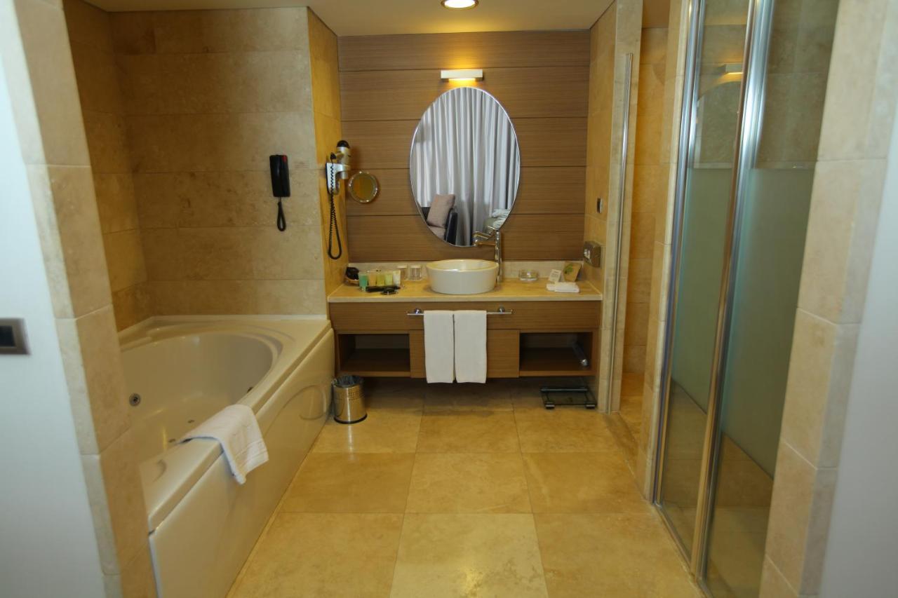 Cpankara Hotel Eksteriør billede Bathroom