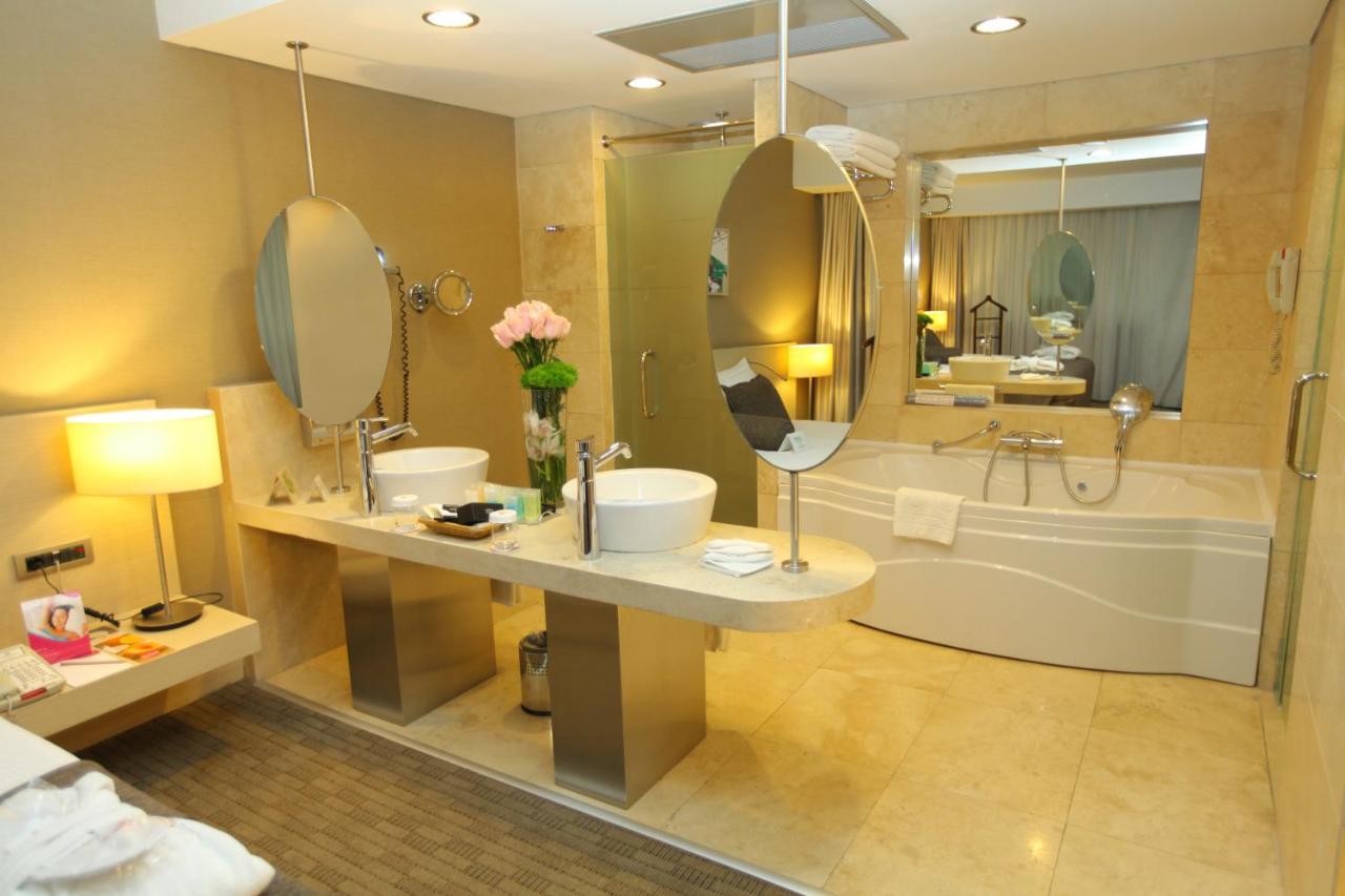 Cpankara Hotel Eksteriør billede Bathroom
